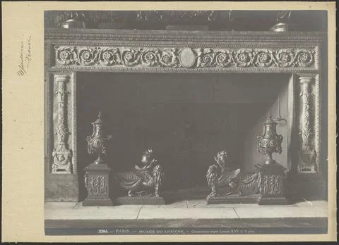 RECORD DATE NOT STATED Paris, Musee du Louvre, Cheminee style Louis XVI. L... Foto stock