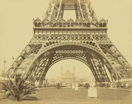 RECORD DATE NOT STATED Paris - Base de la Tour Eiffel et le TrocadÃ ro. Ad.. 스톡 사진