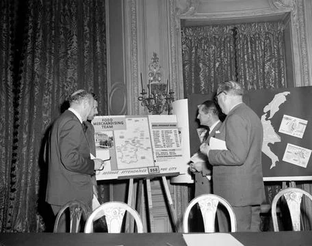 RECORD DATE NOT STATED Paris Chamber of Commerce Honors American Food Merc... Stock Photos