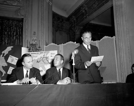 RECORD DATE NOT STATED Paris Chamber of Commerce Honors American Food Merc... Fotos de archivo