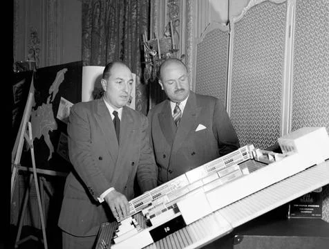 RECORD DATE NOT STATED Paris Chamber of Commerce Honors American Food Merc... Fotos de archivo
