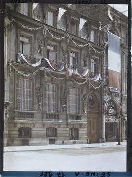 RECORD DATE NOT STATED Paris (8th arr.), France Pavoise building at 36 ave... Fotos de archivo