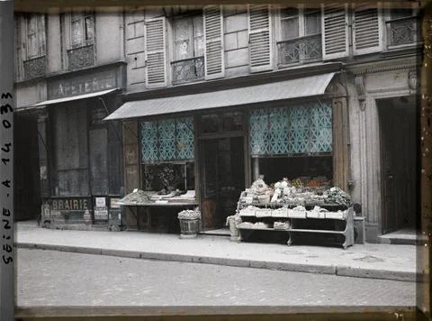 RECORD DATE NOT STATED Paris (11th arr.), France Food and showcases of a s... Stock Photos