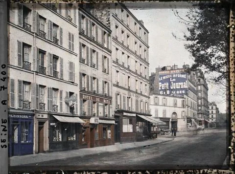 RECORD DATE NOT STATED Paris (18th arr.), France Hotels and shops boulevar... Stock Photos