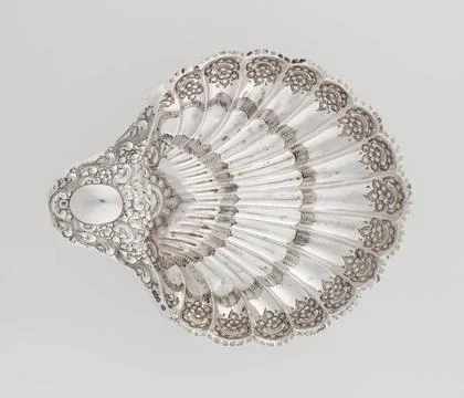 RECORD DATE NOT STATED  Patera in the shell shape; Atkin Brothers (Silvers... Stockfoto's