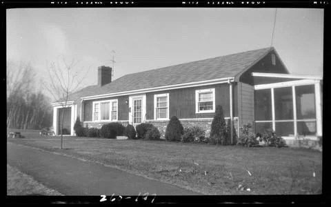 RECORD DATE NOT STATED Pine Grove Street 197 , Houses. Needham Building Co... Fotos de archivo