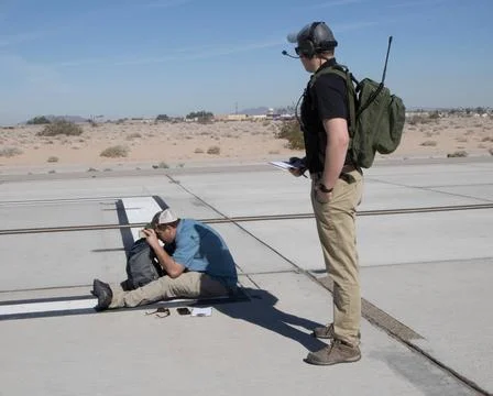 RECORD DATE NOT STATED Preston Wallace, operations test engineer (left) an... Stock Photos