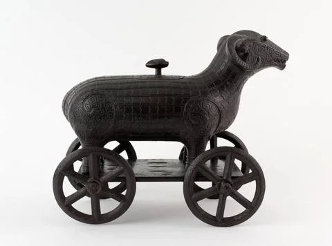 RECORD DATE NOT STATED  Ram. Bronze. China. Paris, Cernuschi museum. 70625... Photos