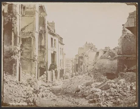 RECORD DATE NOT STATED  Saint-Cloud, Rue Royale. RenÃ Lemoine, photographe.. 스톡 사진