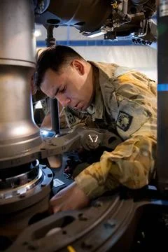 RECORD DATE NOT STATED Sgt. Juan Roman, an avionics mechanic with Charlie ... Stock Photos