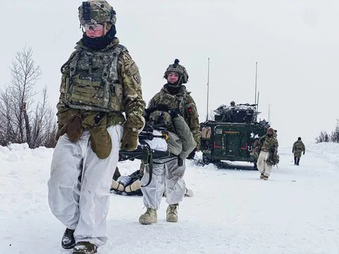 RECORD DATE NOT STATED In a simulated casualty scenario, U.S. Army Soldier... Stock Photos