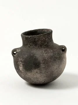 RECORD DATE NOT STATED  Small vase with two handles. Terracotta. Neolithic... Photos