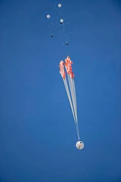 RECORD DATE NOT STATED  A successful Orion parachute test takes place at U... Foto stock