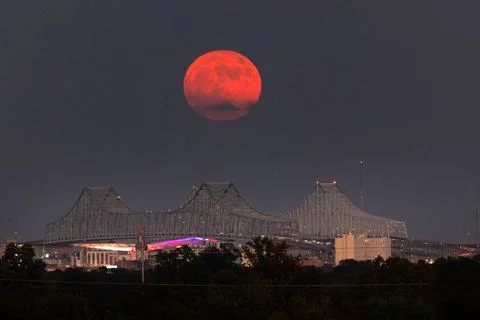 RECORD DATE NOT STATED  Super Blue Moon Rises Over City of New Orleans . A... Fotos Stock