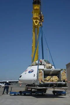 RECORD DATE NOT STATED  Teams peform Orion Parachute Test Vehicle (PTV) lo... Stock Photos