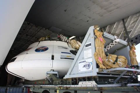 RECORD DATE NOT STATED  Teams peform Orion Parachute Test Vehicle (PTV) lo... Stock Photos