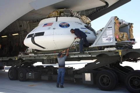RECORD DATE NOT STATED  Teams peform Orion Parachute Test Vehicle (PTV) lo... Stock Photos