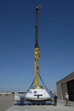 RECORD DATE NOT STATED  Teams peform Orion Parachute Test Vehicle (PTV) lo... Stock Photos