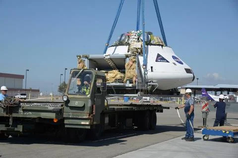 RECORD DATE NOT STATED  Teams peform Orion Parachute Test Vehicle (PTV) lo... Stock Photos