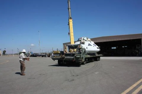 RECORD DATE NOT STATED  Teams peform Orion Parachute Test Vehicle (PTV) lo... Foto stock