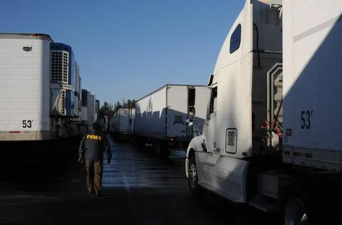 RECORD DATE NOT STATED Trucks Loading Emergency Supplies at FEMA Distribut... 写真素材