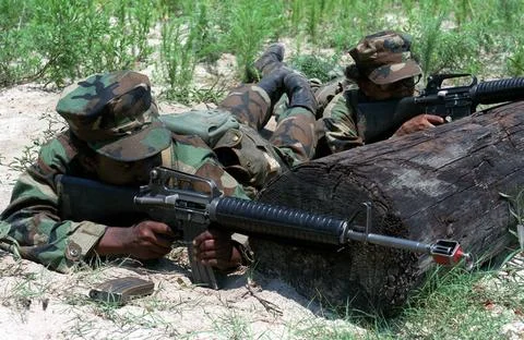RECORD DATE NOT STATED Two 4th Battalion recruits take aim on their object... Foto stock