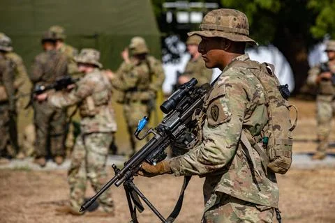 RECORD DATE NOT STATED  Two U.S. Army Soldiers, assigned to the 25th Infan... 写真素材