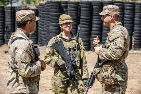 RECORD DATE NOT STATED  Two U.S. Army Soldiers, assigned to the 25th Infan... Stock Photos