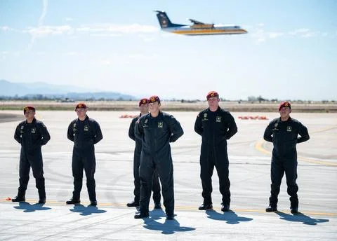 RECORD DATE NOT STATED The U.S. Army Parachute Team, nicknamed the Golden ... Foto stock