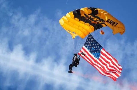 RECORD DATE NOT STATED The U.S. Army Parachute Team conducts a demonstrati... Foto stock