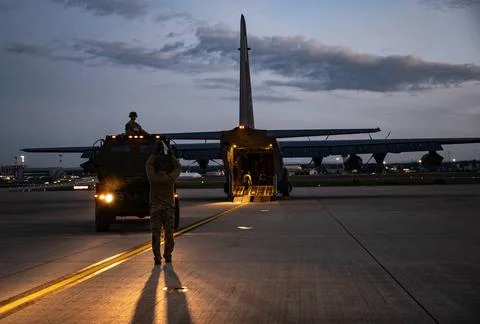 RECORD DATE NOT STATED A U.S. Air Force loadmaster assigned to the 352d Sp... Stock Photos