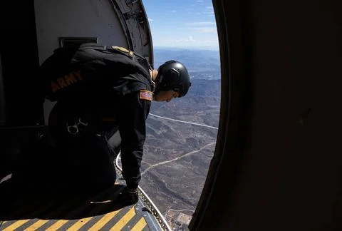RECORD DATE NOT STATED A U.S. Army Soldier with the U.S. Army Parachute Te... Stock Photos