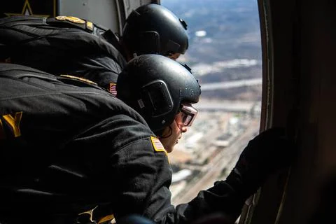 RECORD DATE NOT STATED U.S. Army Parachute Team members prepare to jump at... Stock Photos