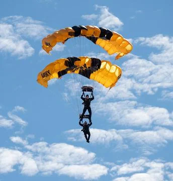 RECORD DATE NOT STATED The U.S. Army Parachute Team conducts a demonstrati... Foto stock