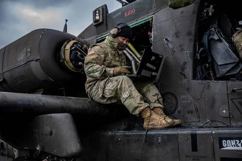 RECORD DATE NOT STATED U.S. Army Sgt. Mathew Koenig, Apache helicopter rep... Foto stock