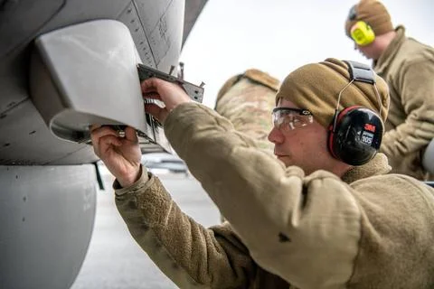 RECORD DATE NOT STATED U.S. Air Force Staff Sgt. Aaron Hustedt, an avionic... Stock Photos