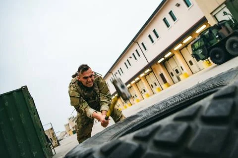 RECORD DATE NOT STATED A U.S. Army paratrooper assigned to the 173rd Airbo... Foto stock