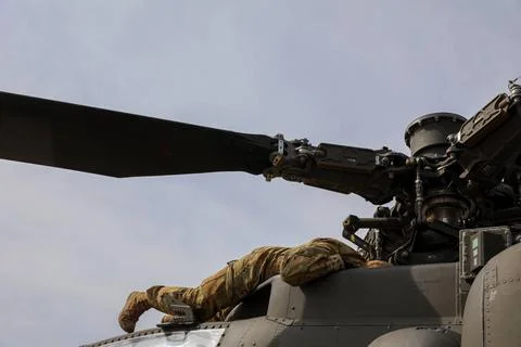 RECORD DATE NOT STATED U.S. Army Spc. Jonluke Wilson, AH-64 attack helicop... Foto stock