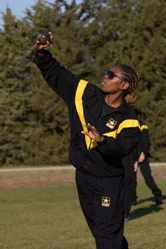 RECORD DATE NOT STATED  U.S. Army Spc. Davona Jones, practicing track and ... Foto stock