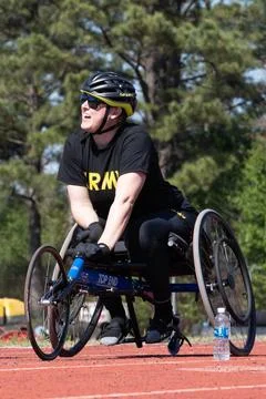 RECORD DATE NOT STATED  U.S. Army Maj. Victoria Camire practicing track an... Foto stock