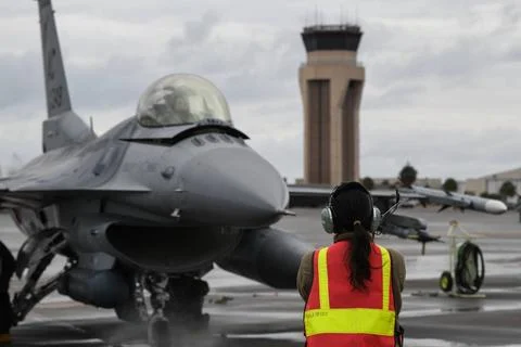RECORD DATE NOT STATED  U.S. Air Force Staff Sgt. Maria-Jose Ibarra, load ... Fotos de archivo
