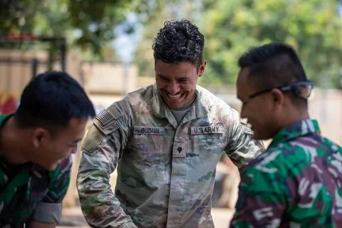 RECORD DATE NOT STATED  U.S. Army soldiers and Indonesian National Armed F... 写真素材
