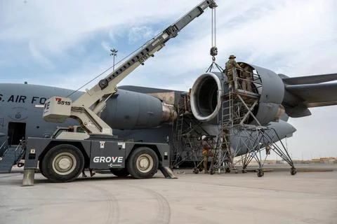 RECORD DATE NOT STATED  U.S. Air Force aerospace propulsion Airmen replace... Stock Photos