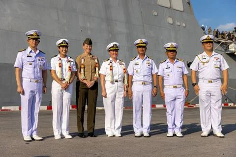 RECORD DATE NOT STATED  U.S. Navy Capt. Michel Brandt, center, commanding ... Foto stock