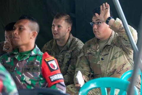 RECORD DATE NOT STATED  U.S. Army soldiers and Indonesian National Armed F... 写真素材