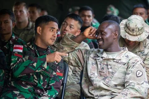 RECORD DATE NOT STATED  U.S. Army soldiers and Indonesian National Armed F... 스톡 사진