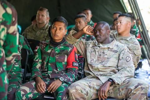 RECORD DATE NOT STATED  U.S. Army soldiers and Indonesian National Armed F... Stock Photos