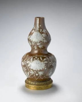 RECORD DATE NOT STATED  Vase. Carnavalet museum, history of Paris. Copyrig... Photos