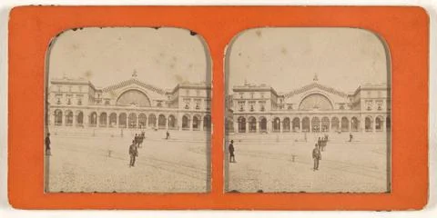 RECORD DATE NOT STATED View of a plaza and large building, Paris, France. ... Fotos de archivo