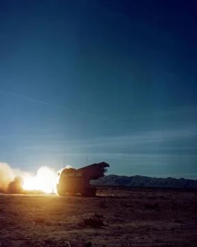 RECORD DATE NOT STATED A view of a Multiple Launch Rocket System (MLRS) fi... 库存照片